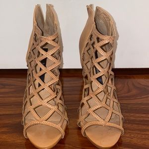 Kensie heeled boots/sandals 6.5